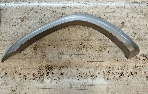 Nissan Patrol Y61 Fender trim (molding) 63813VB000