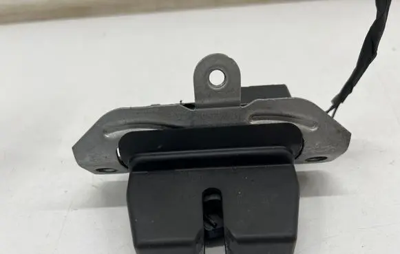 Ford Mondeo MK V Tailgate/trunk/boot lock/catch/latch DS7AN442A66AD