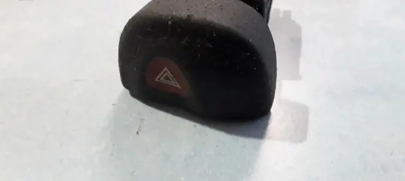 Renault Scenic I Hazard light switch 841043