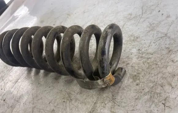 Chrysler 300 - 300C Rear coil spring 04895538ab