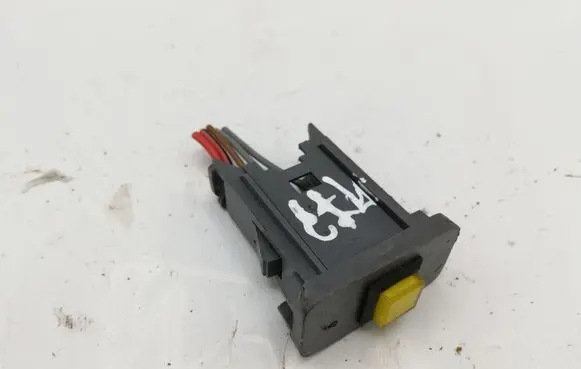 Toyota Avensis Verso Other switches/knobs/shifts NOCODE