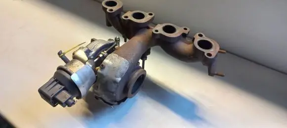 Volkswagen PASSAT B6 Turbo 03L253010D 30167315 RV3A1137