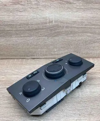 Opel Zafira B Climate control unit 13231057 90151317