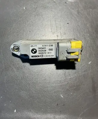 BMW 3 E46 Airbag deployment crash/impact sensor 6911038 0285002064 060401