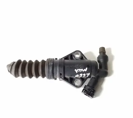 Clutch slave cylinder