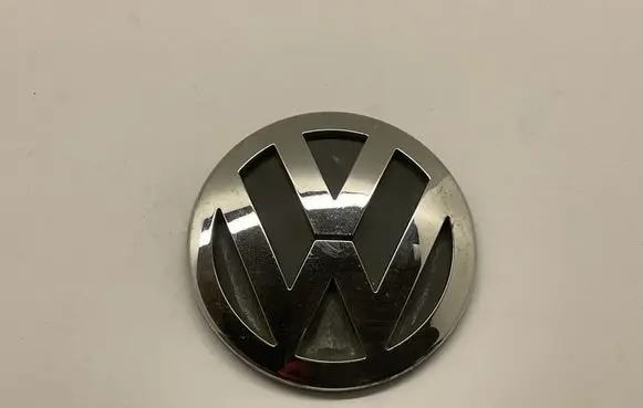 Volkswagen Jetta V Manufacturers badge/model letters 1K5853630