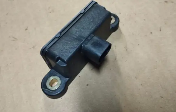Peugeot 4007 ESP acceleration yaw rate sensor 4670A148