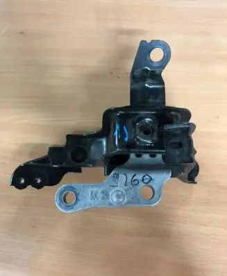Toyota Yaris XP210 Engine mount vacuum valve 