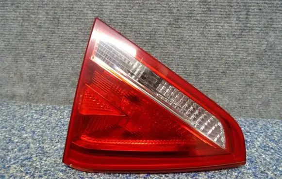 Audi A5 8T 8F Tailgate rear/tail lights 8T0945093