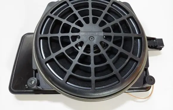 Audi A4 S4 B6 8E 8H Subwoofer speaker 8E5035412A
