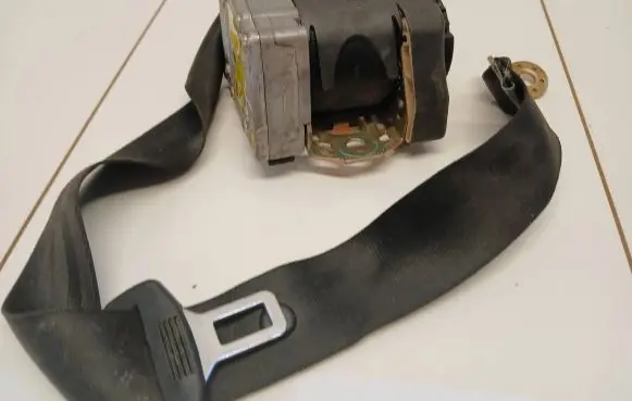 Audi A6 S6 C5 4B Rear seatbelt 4B9857805 050101 00066157