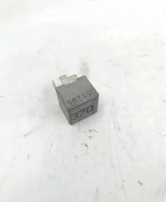 Audi A4 S4 B5 8D Other relay 8D0951253