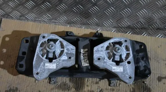 Porsche Panamera (971) Gearbox mount 