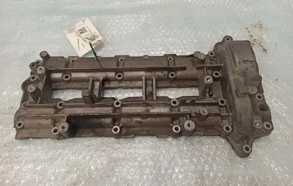 Mercedes-Benz R W251 Rocker cam cover A6420101230