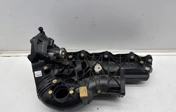 Mercedes-Benz C W205 Intake manifold A6540902101 A0091538528 3242