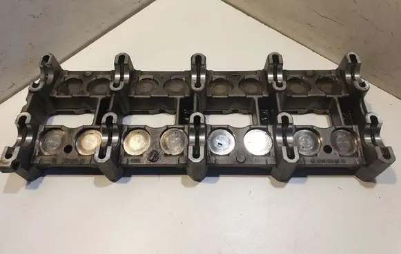 Mercedes-Benz C W203 Crankshaft Holder R6110160504