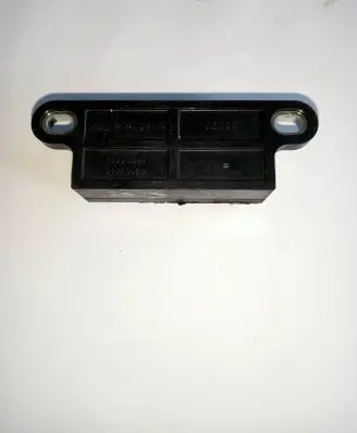 Mercedes-Benz C W204 Airbag deployment crash/impact sensor 015700BG 68800001