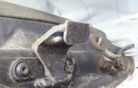 Renault Laguna I Rear door lower hinge