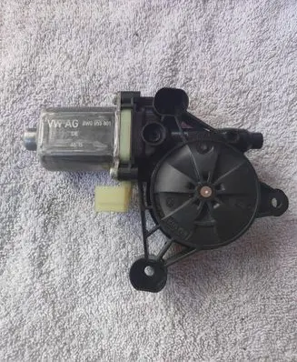 Audi A4 S4 B9 Front door window regulator motor 5Q0959812E