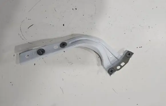 Volkswagen Up Fender mounting bracket 1S08211424