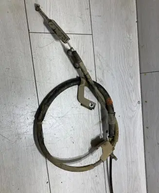 Toyota Hilux (AN10, AN20, AN30) Hand brake release cable 
