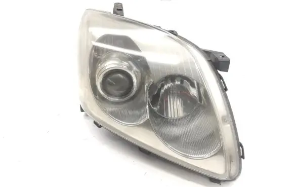 Toyota Avensis T250 Headlight/headlamp