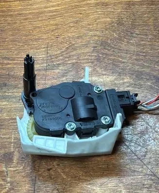 Audi A5 Sportback 8TA Air flap motor/actuator 412650750 K9749005 EFB330