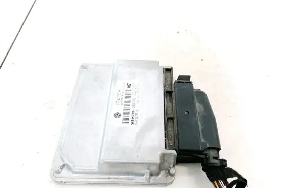 Volkswagen Touareg I Engine control unit/module 5WP2208516 0AD927755AD