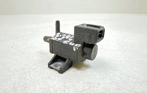 Toyota Avensis T250 Turbo solenoid valve 258600R010 72828606