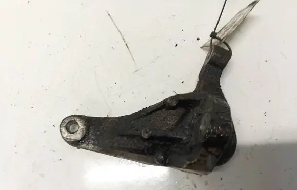 Mazda 3 I Engine mount bracket 