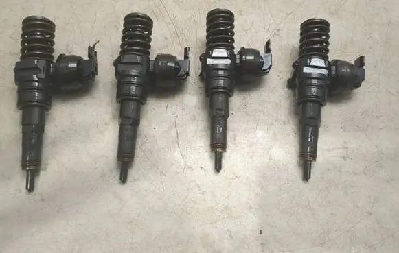 Volkswagen PASSAT B6 Fuel injectors set 0414720216