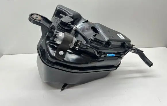 BMW 5 G30 G31 G38 AdBlue liquid reservoir 7354384 16197381415 7381415