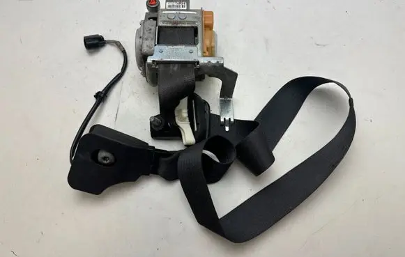 Ford Mustang V Front seatbelt 2030793AE
