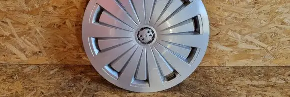 Audi Q3 8U R16 wheel hub/cap/trim 8W0601147