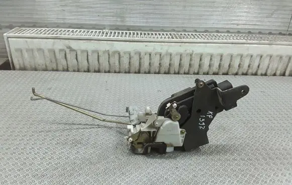 Suzuki Liana Front door lock