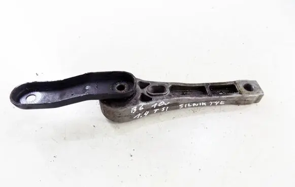 Volkswagen PASSAT B6 Engine mounting bracket
