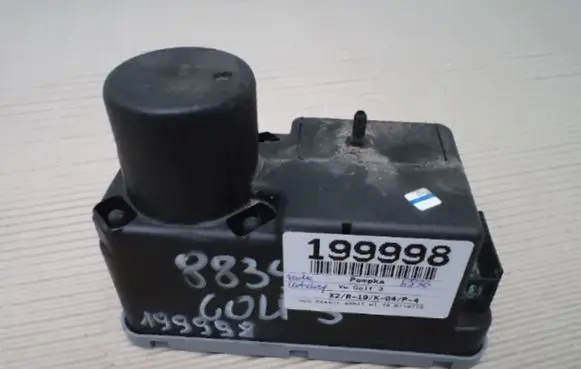Volkswagen Golf III Central locking vacuum pump 