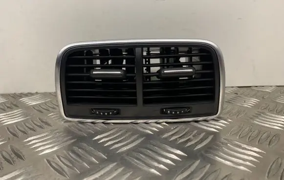 Audi A6 S6 C7 4G Rear air vent grill 4G0819203