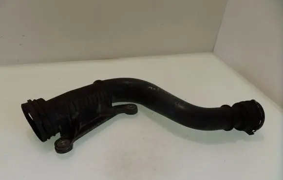 Volkswagen PASSAT B6 Intercooler hose/pipe 1K0145762S
