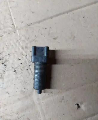 Renault Espace III Brake pedal sensor switch