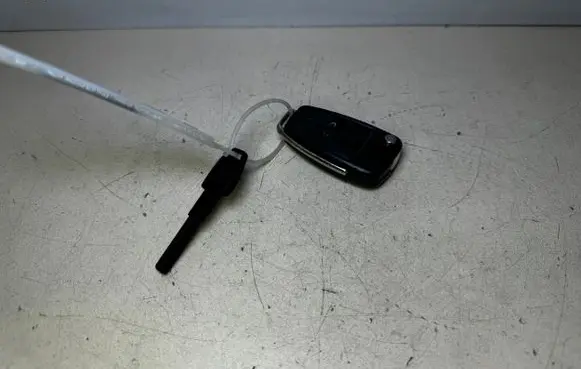 Audi A4 S4 B7 8E 8H Ignition key/card 8E0837220K 0656880014S
