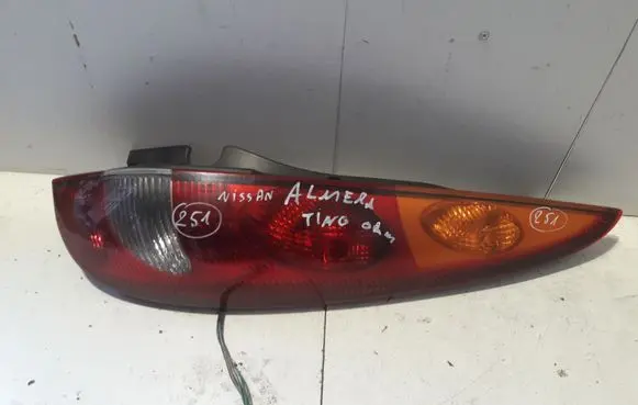 Nissan Almera Tino Rear/tail lights