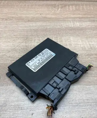 Mercedes-Benz CLS C219 Parking PDC control unit/module A2195450332 0263004072