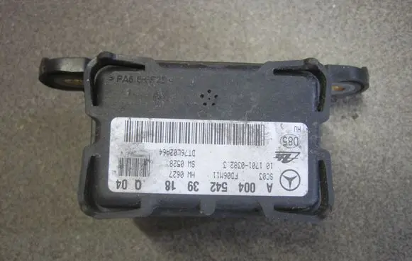 Mercedes-Benz GL X164 ESP acceleration yaw rate sensor A0045423918