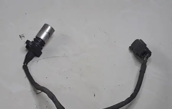 Volvo S60 Crankshaft position sensor 1275599 0296000650 010829