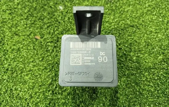 Renault Master III Glow plug pre-heat relay 110675590R A622900130