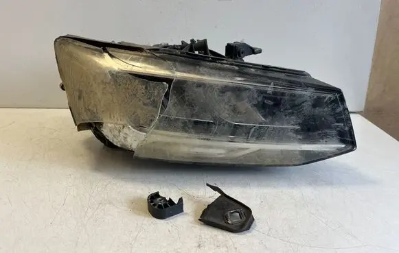Audi Q2 - Headlight/headlamp 81A941012A
