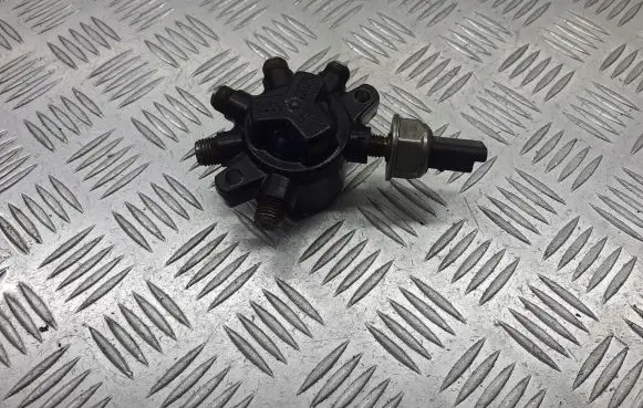 Ford Focus Fuel distributor 4M5Q-9D280-DA