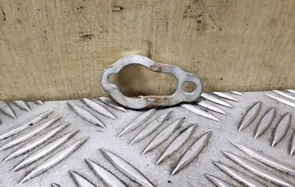 Volvo S60 Fuel Injector clamp holder
