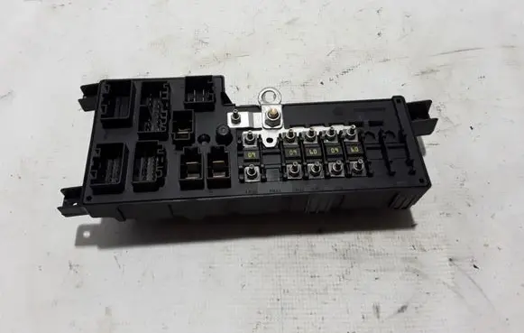 Volvo S60 Fuse module 8637841